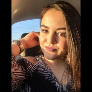 Meet your Posher, Mónica